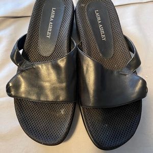 Black sandal